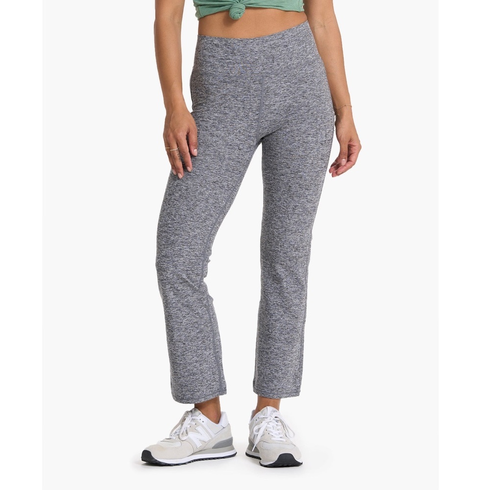 Vuori Mid Rise Elevation Slim Bootcut Pants - Heather Grey | Size M
